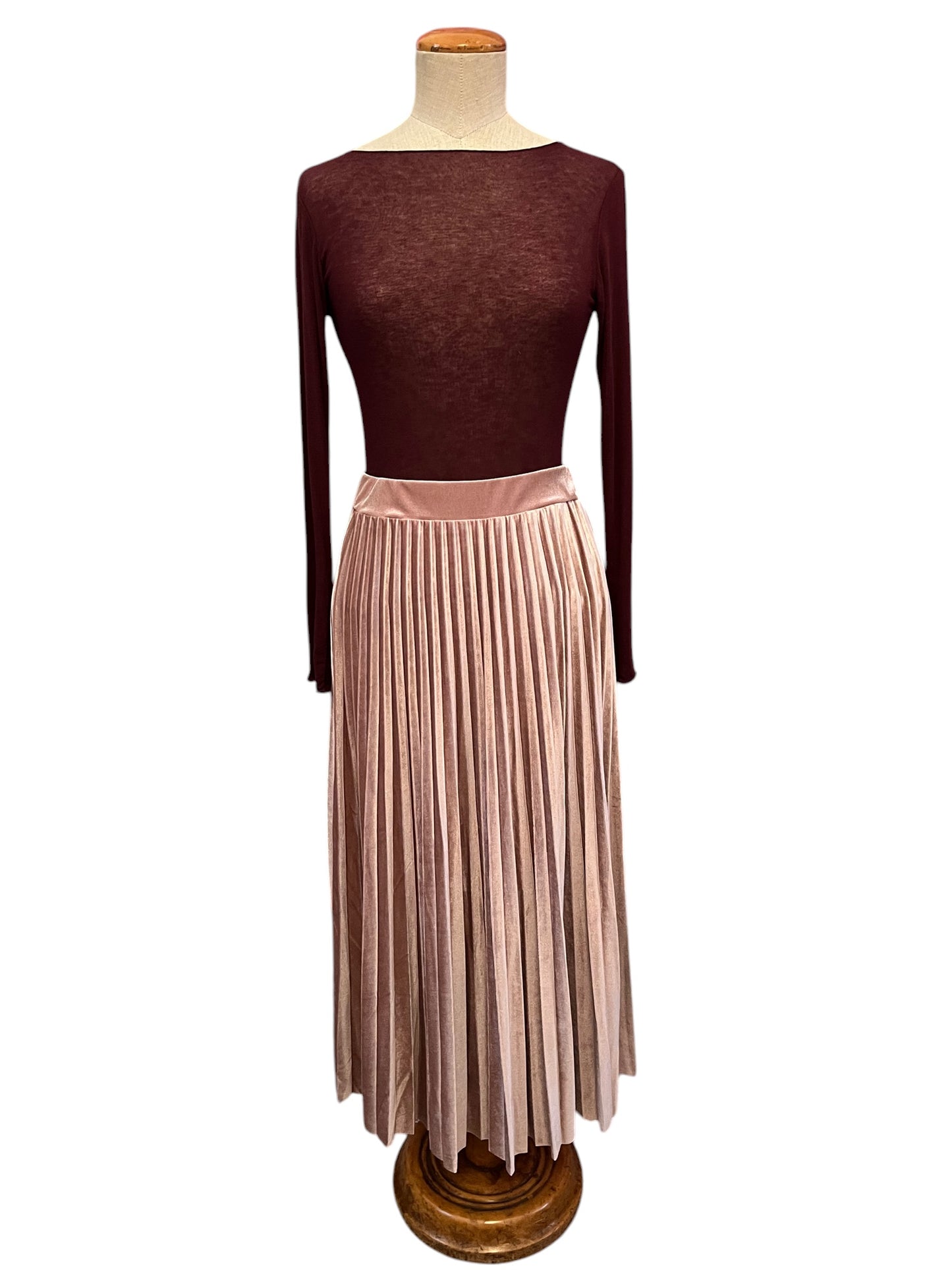 Pleated velvet long light pink skirt