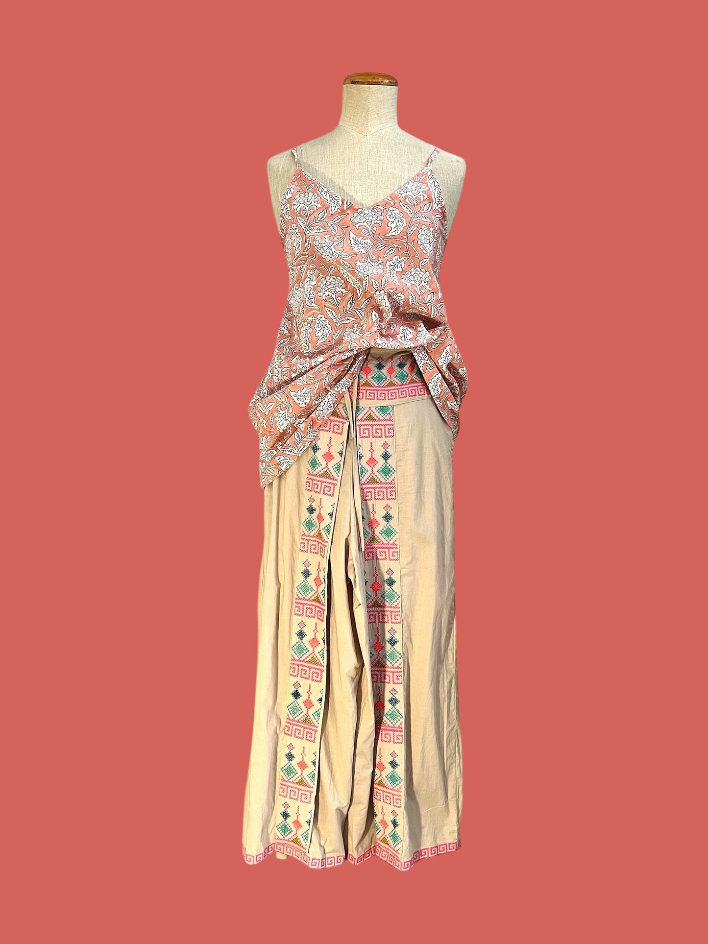 Skirt pants, embroidered