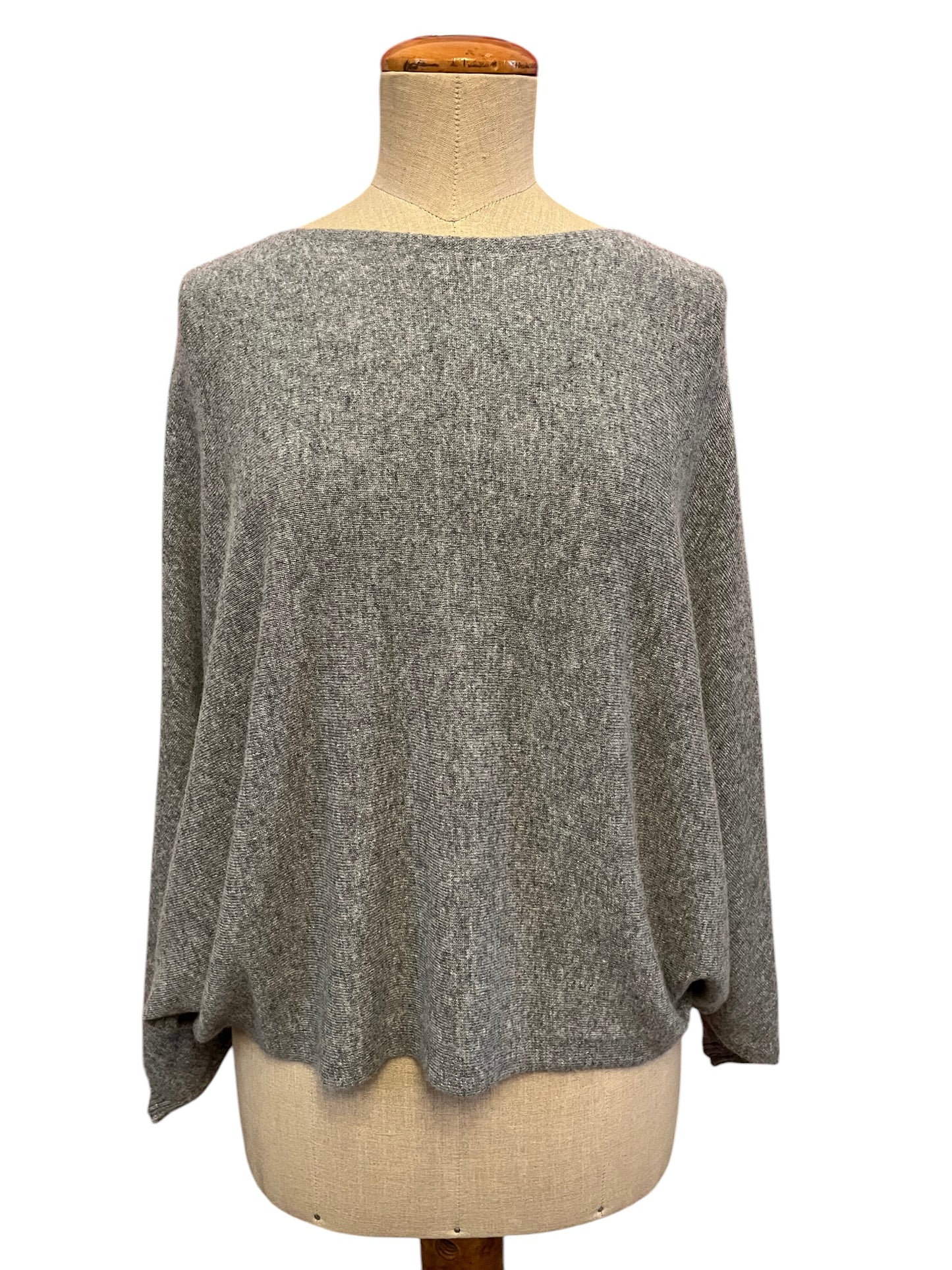 Wool jersey, wing sleeves, boat neckline