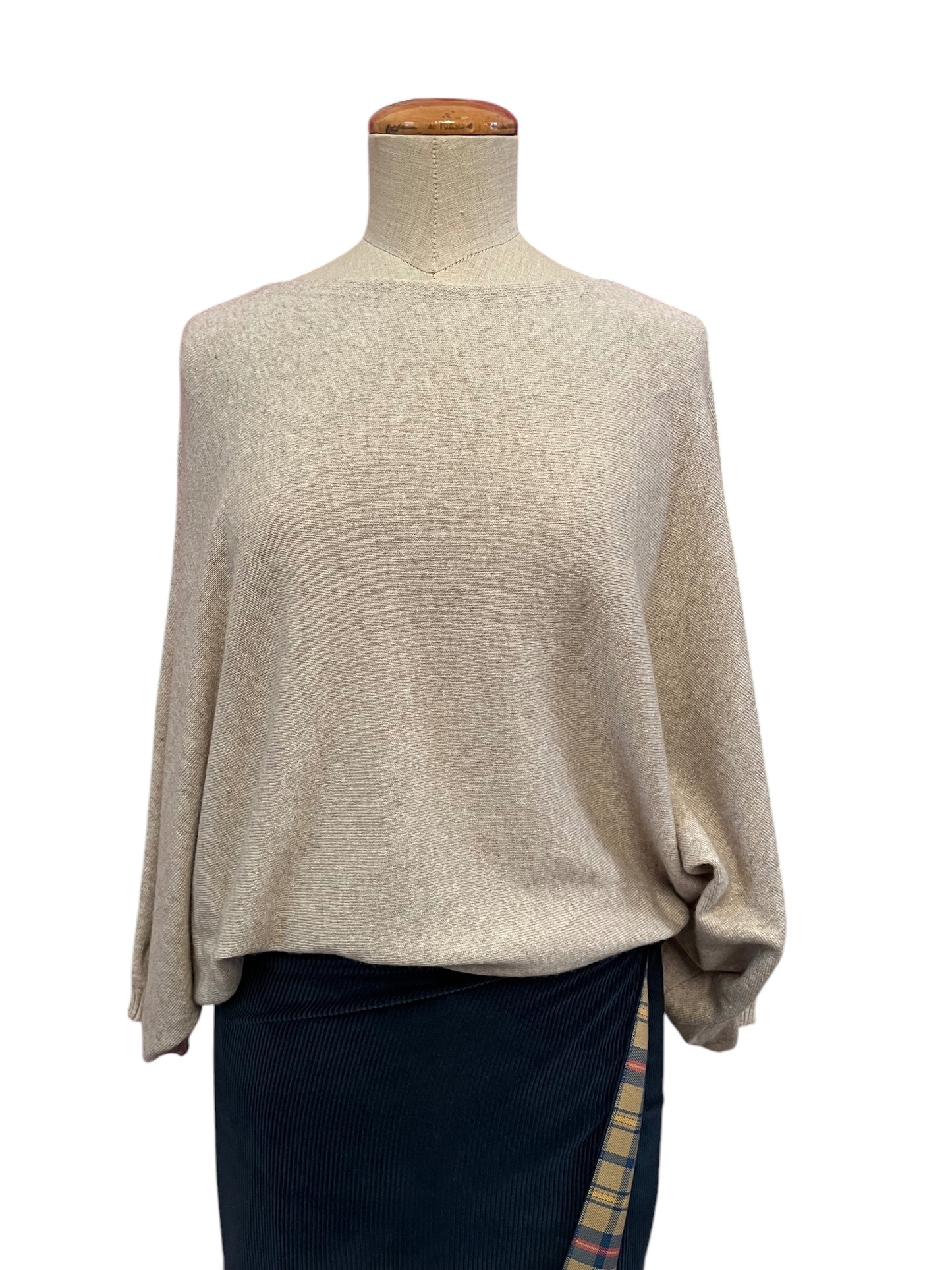 Wool jersey, wing sleeves, boat neckline